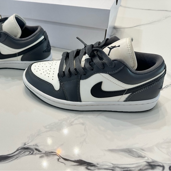 Nike Air Jordan 1 low women’s shoes sail/off noir-dark grey- white size 6.5 - Picture 10 of 13